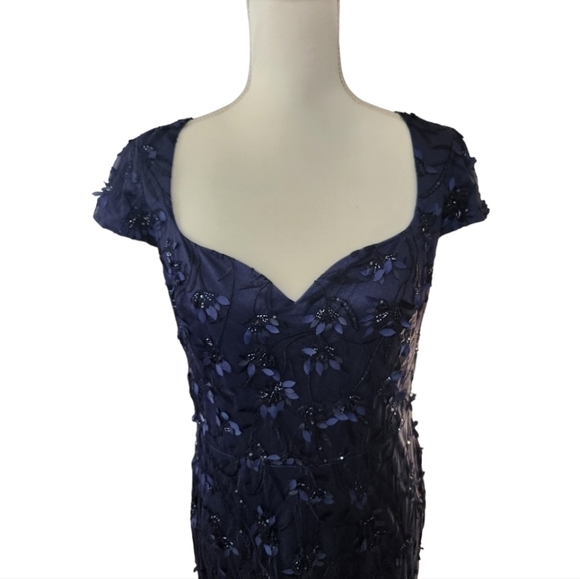 Theia NWT $1095 Bree Cap-Sleeve Floral Beaded Evening Gown Navy Blue size 8 - Picture 7 of 15